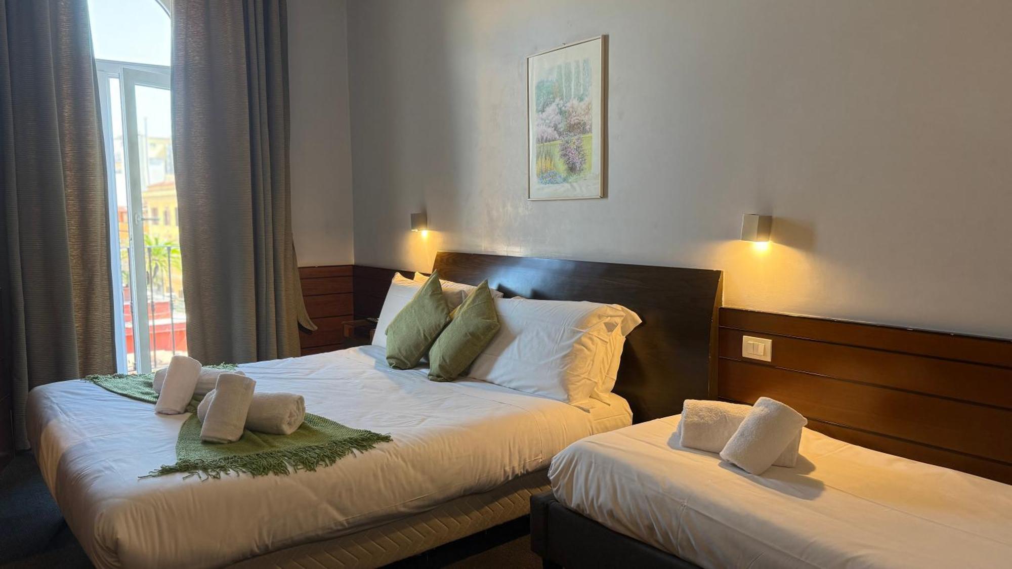 Romalive Hotel ภายนอก รูปภาพ
