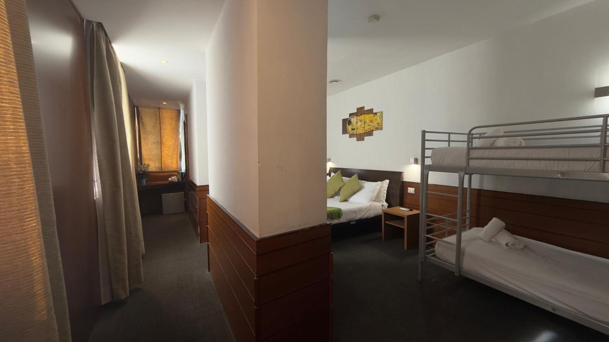 Romalive Hotel ภายนอก รูปภาพ