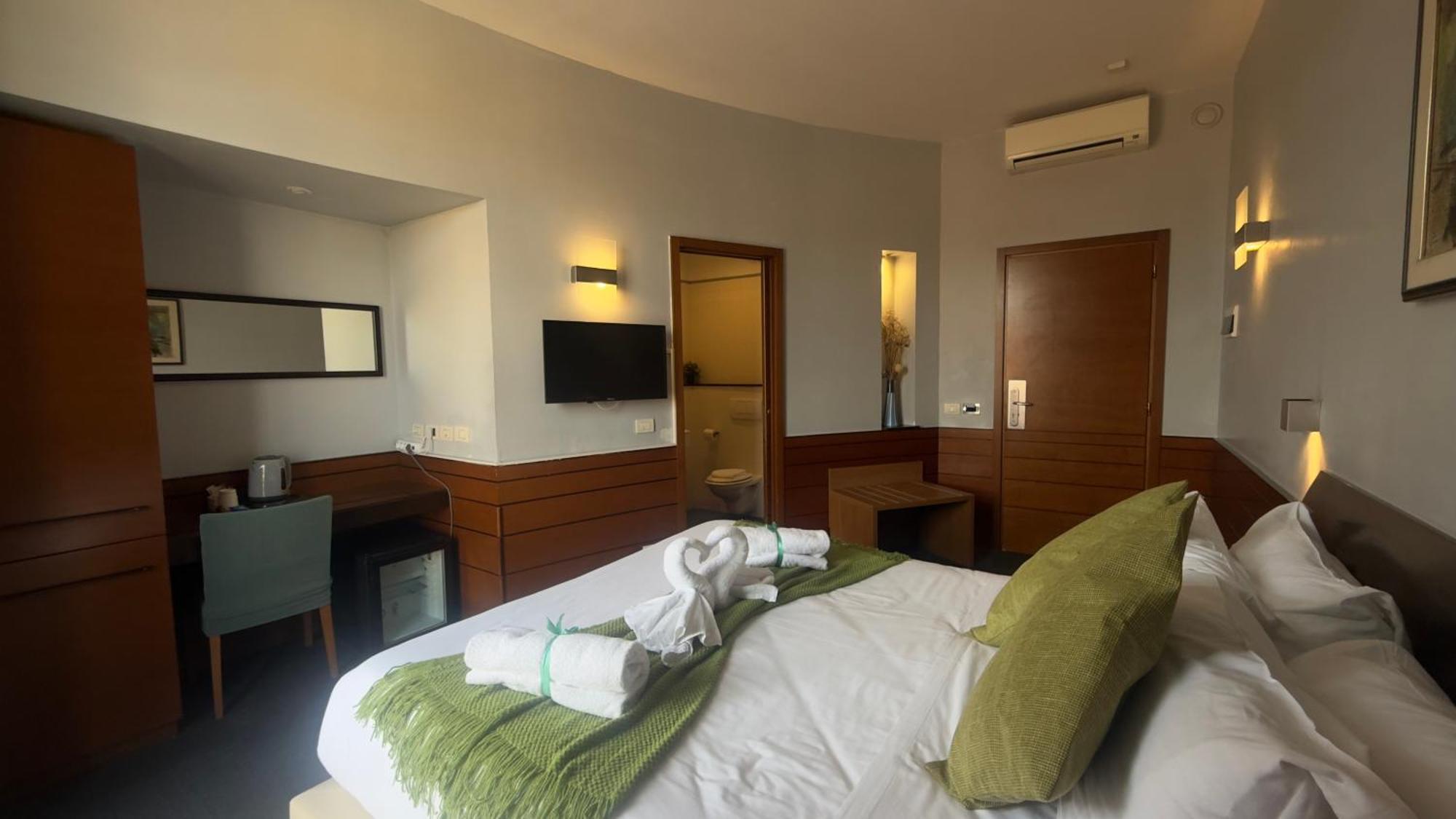 Romalive Hotel ภายนอก รูปภาพ