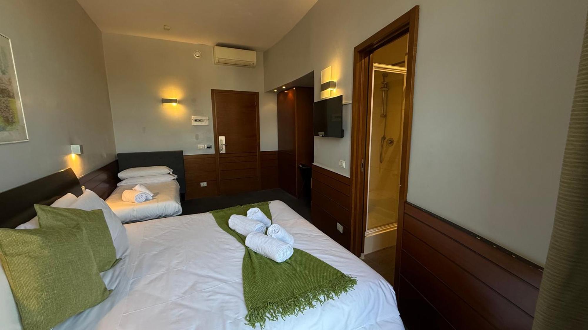 Romalive Hotel ภายนอก รูปภาพ